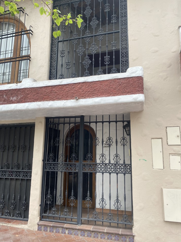 AMPLIA CASA EN ALQUILER -PRIMERA SECCION CIUDAD DE MENDOZA -