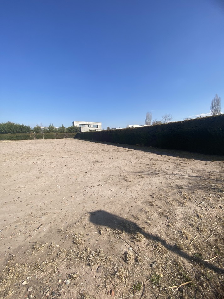 LOTE EN VENTA EN BARRIO PRIVADO LAS CANDELAS II - CHACRAS DE CORIA- MENDOZA