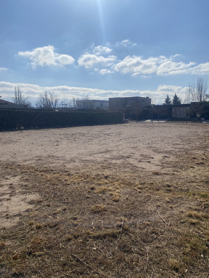 LOTE EN VENTA EN BARRIO PRIVADO LAS CANDELAS II - CHACRAS DE CORIA- MENDOZA