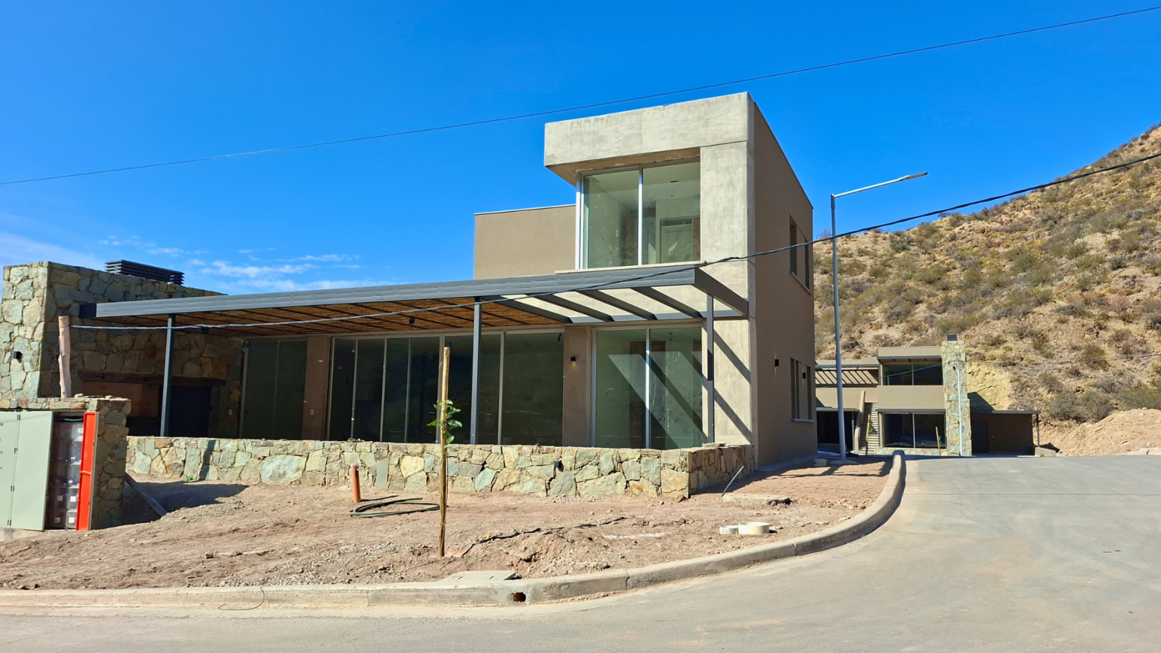 DUPLEX A ESTRENAR EN BARRIO MENDOZA NORTE
