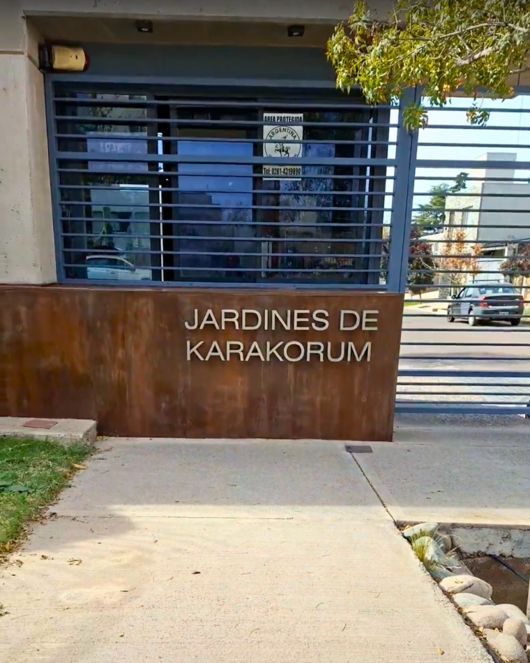 LOTE EN VENTA EN BARRIO DE JARDINES DE KARAKORUM