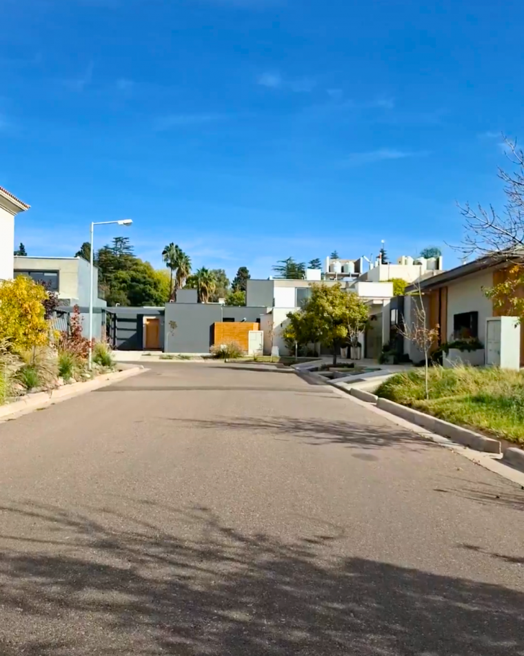 LOTE EN VENTA EN BARRIO DE JARDINES DE KARAKORUM