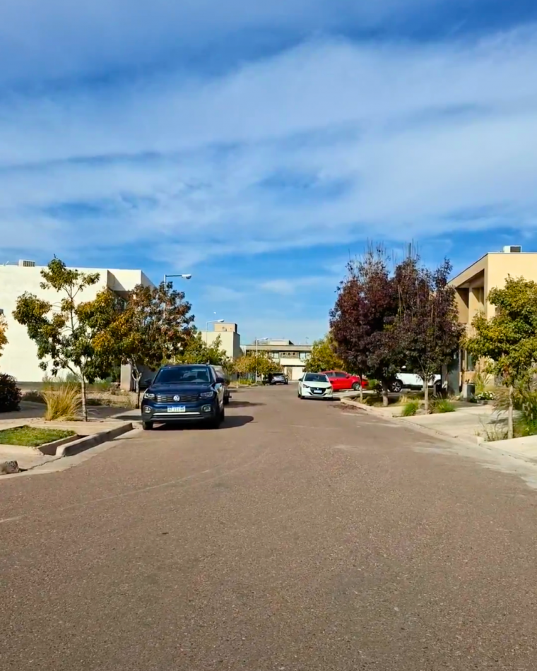 LOTE EN VENTA EN BARRIO DE JARDINES DE KARAKORUM