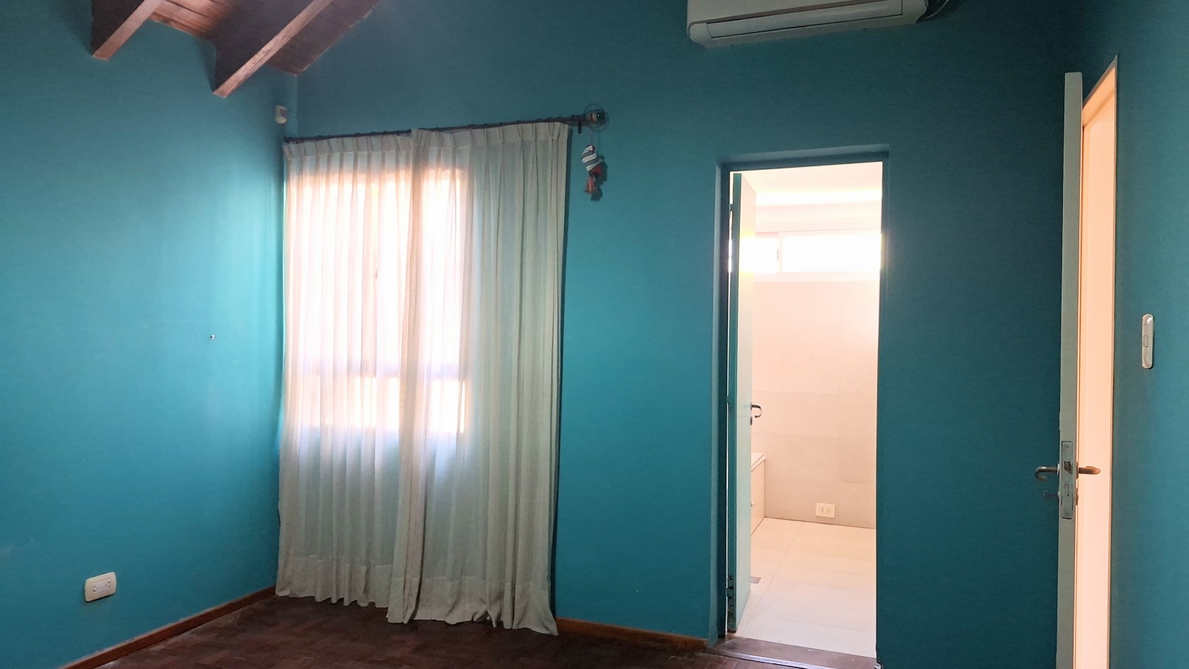 CASA EN VENTA EN BARRIO RAIZ I- LAS HERAS-