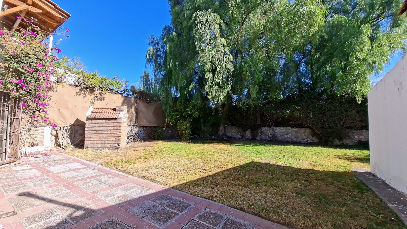 CASA EN VENTA EN BARRIO RAIZ I- LAS HERAS-