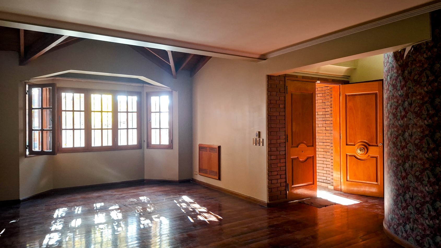 EXCELENTE CASA A LA VENTA EN LA SEXTA SECCION DE MENDOZA