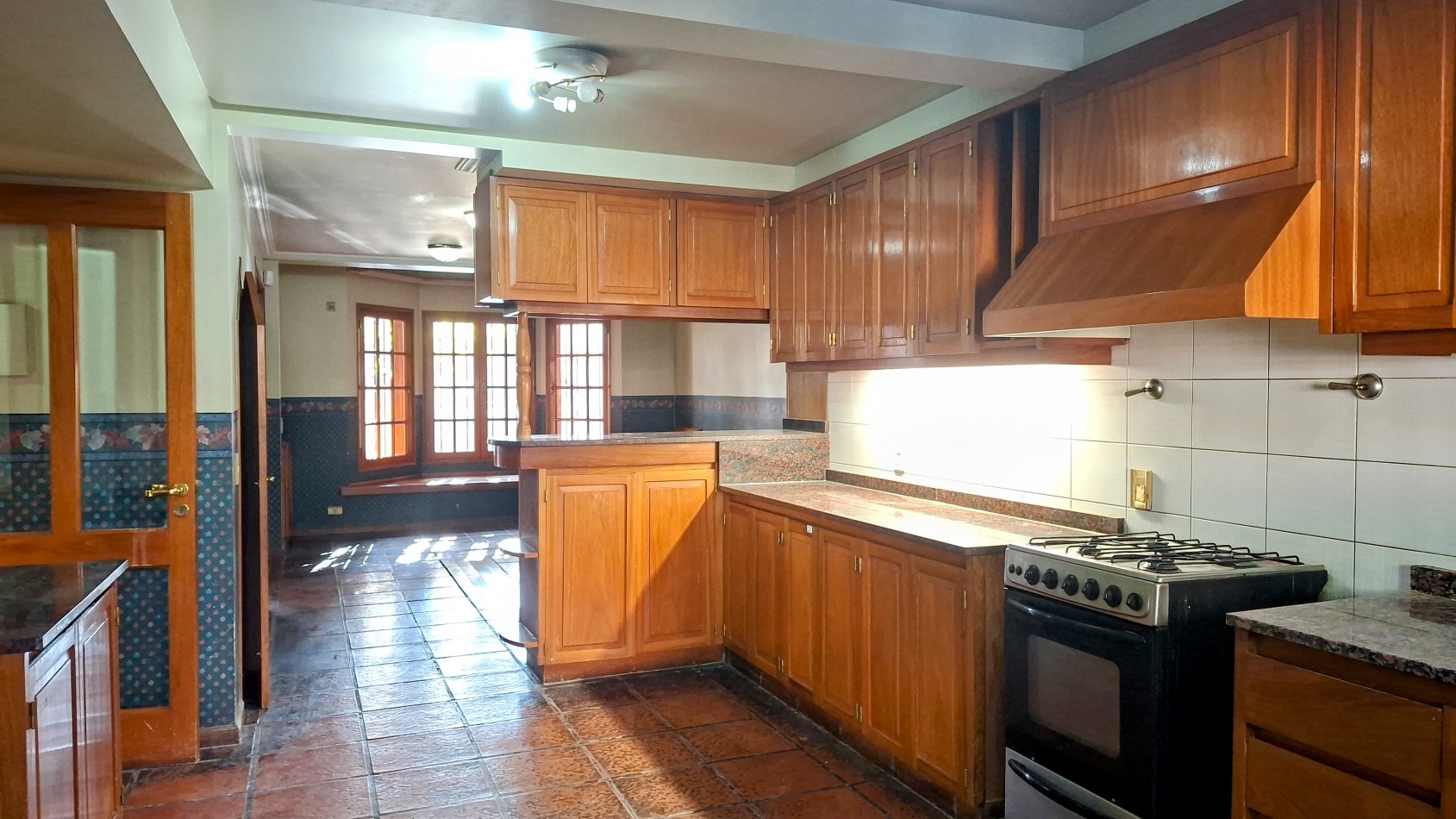 EXCELENTE CASA A LA VENTA EN LA SEXTA SECCION DE MENDOZA