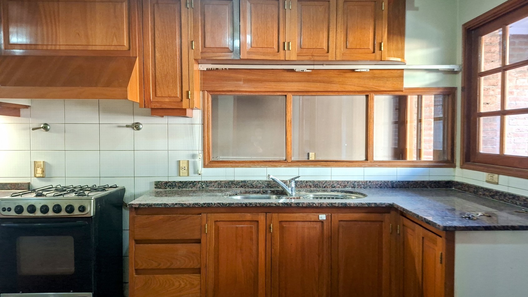 EXCELENTE CASA A LA VENTA EN LA SEXTA SECCION DE MENDOZA