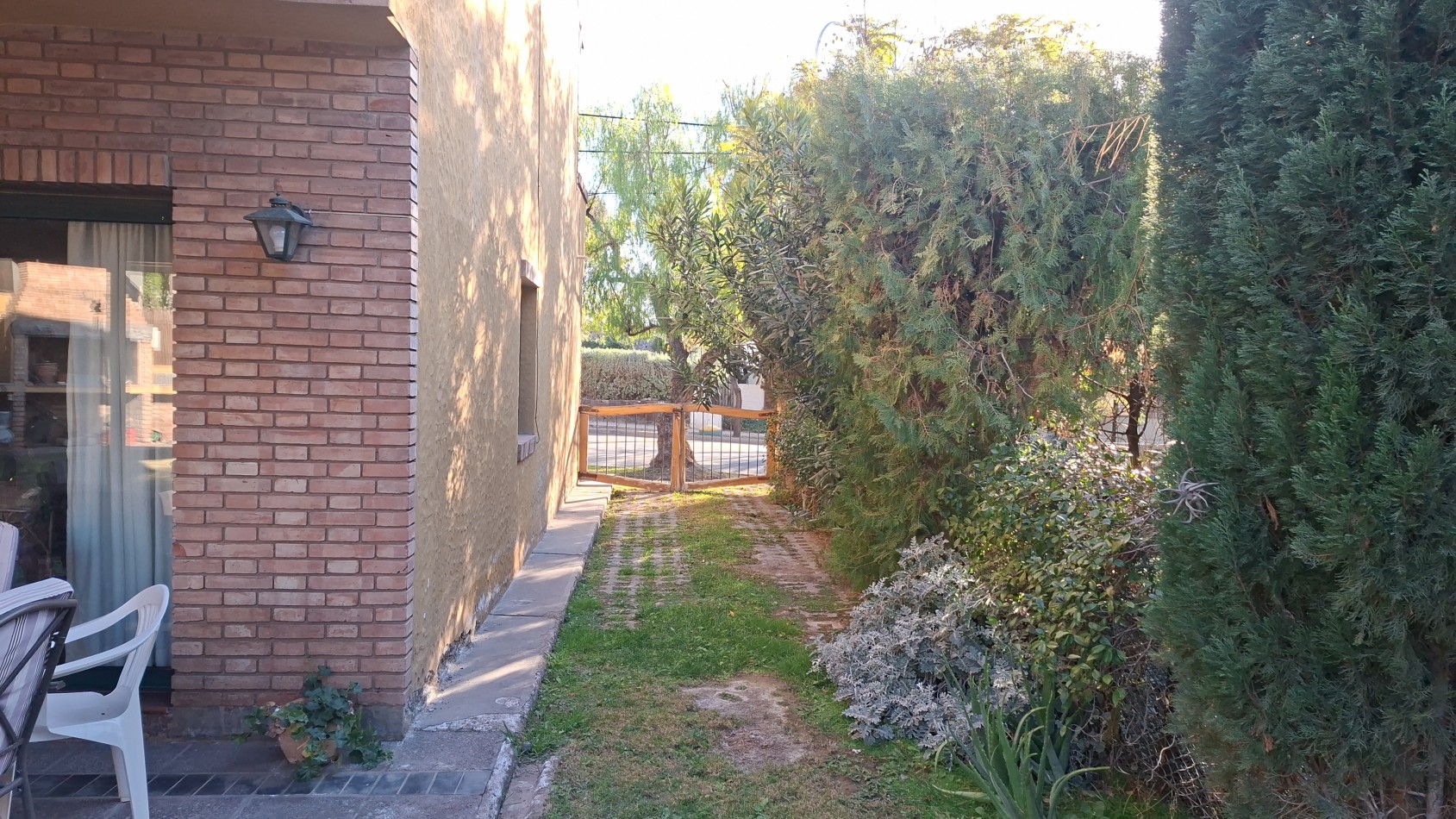 HERMOSA CASA EN VENTA EN BARRIO DALVIAN