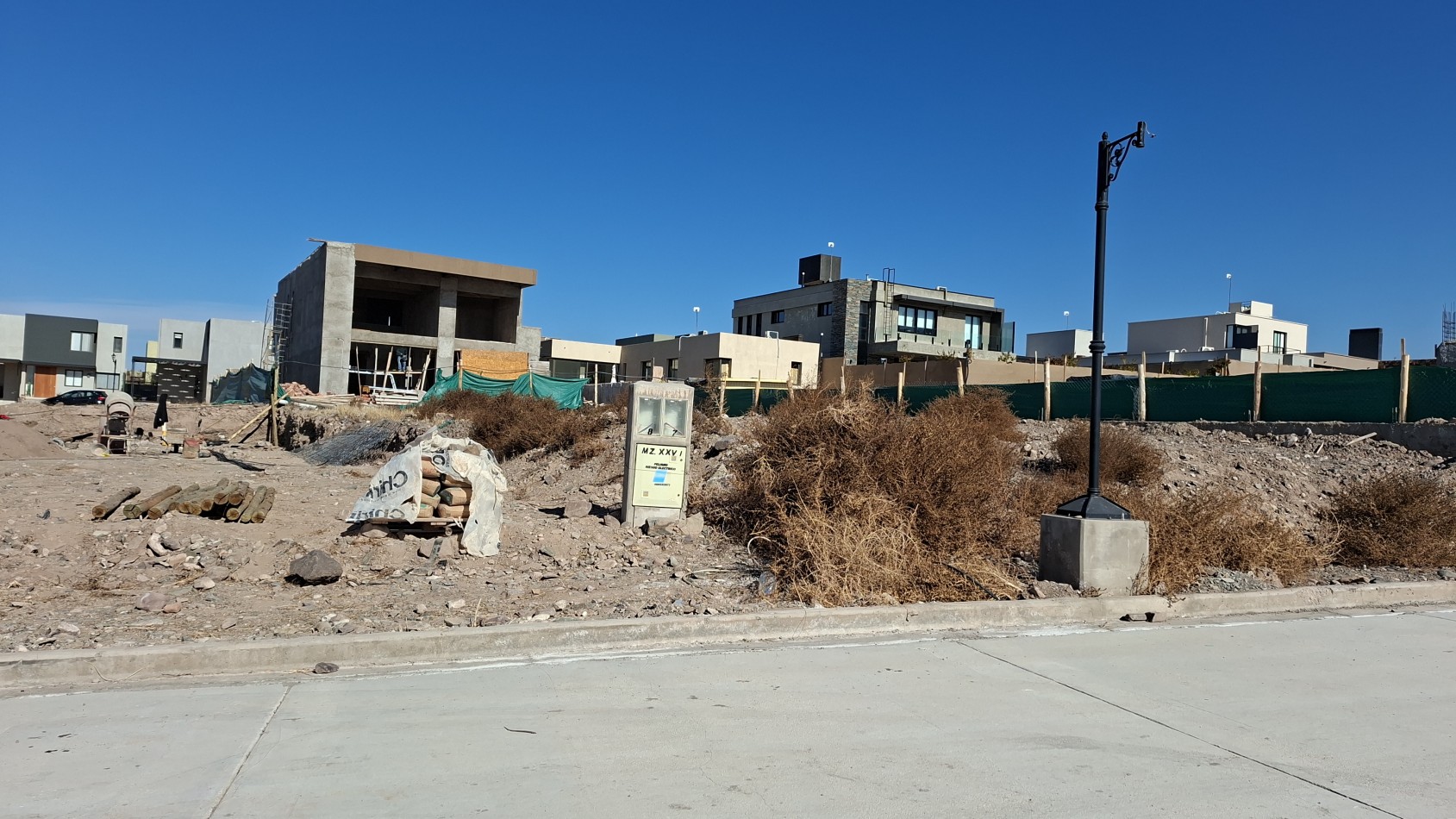 LOTE EN VENTA EN EL BARRIO LA BASTILLA