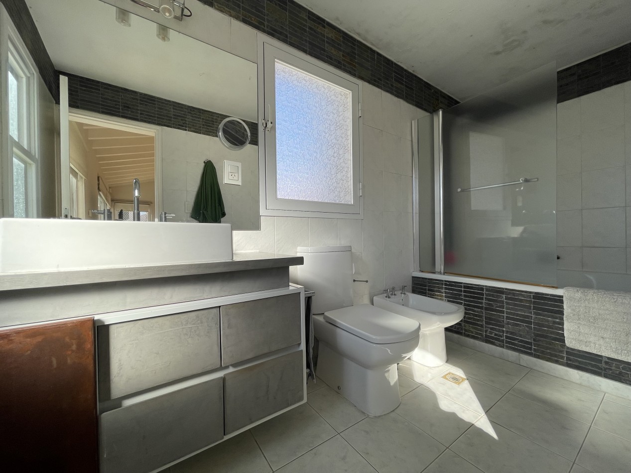 EXCELENTE CASA EN VENTA EN EL BARRIO DALVIAN