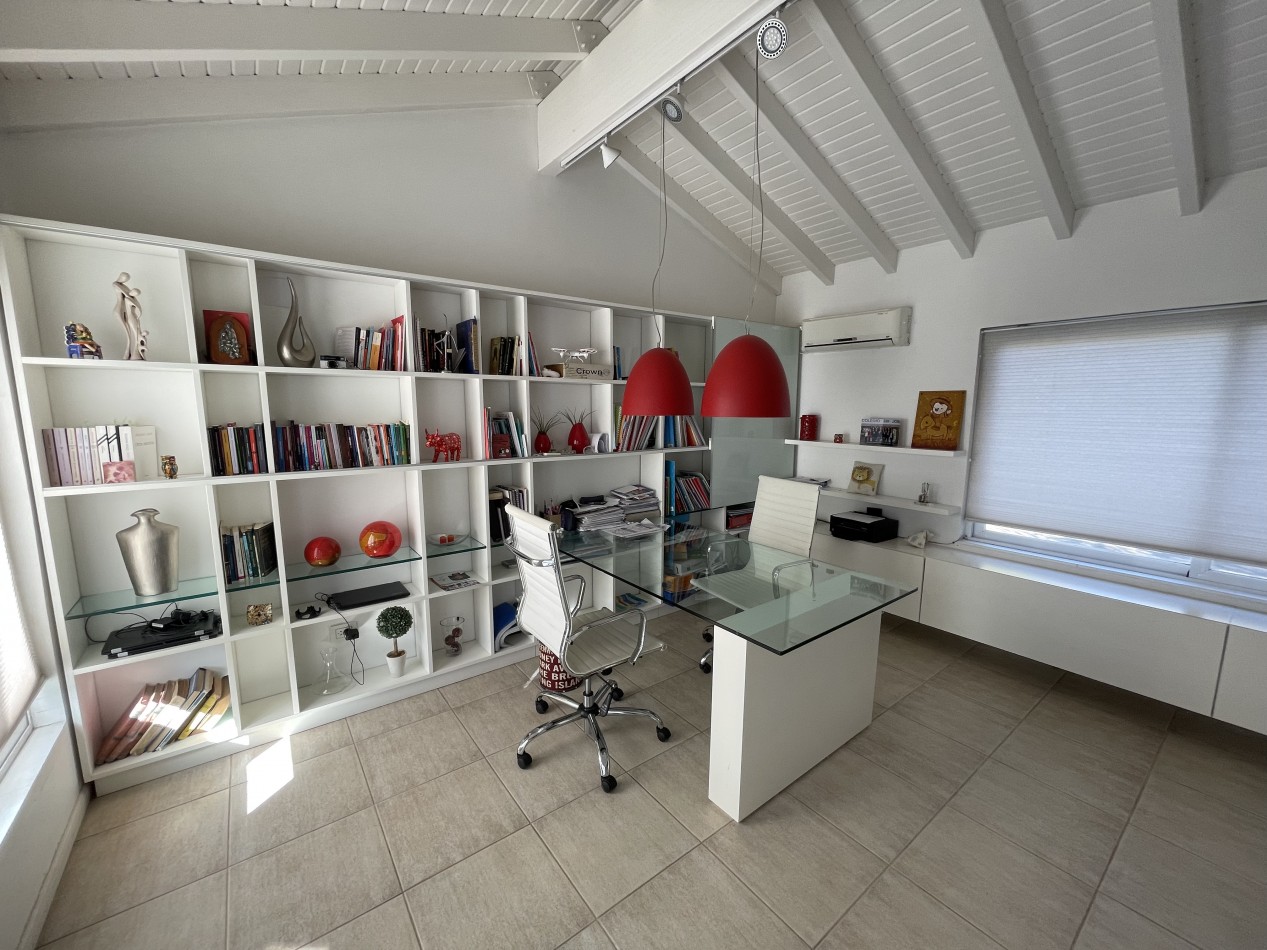 EXCELENTE CASA EN VENTA EN EL BARRIO DALVIAN