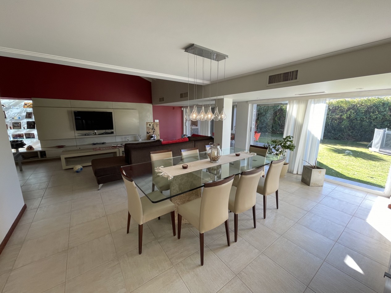 EXCELENTE CASA EN VENTA EN EL BARRIO DALVIAN