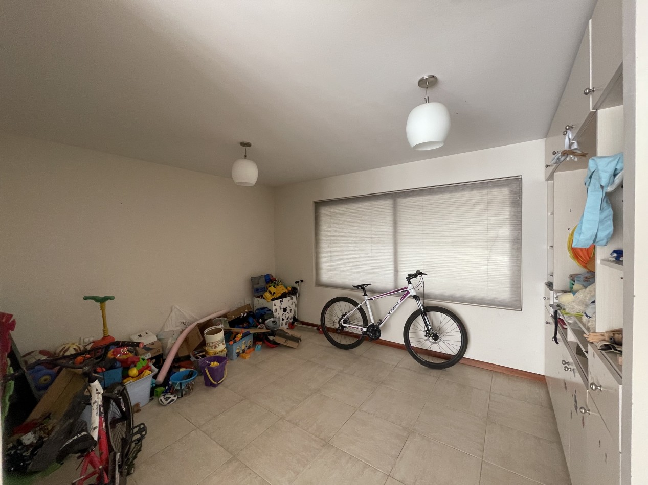 EXCELENTE CASA EN VENTA EN EL BARRIO DALVIAN