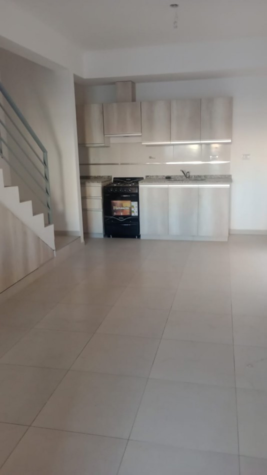 DUPLEX EN VENTA EN BARRIO RINCON DE VENETO- GUAYMALLEN-