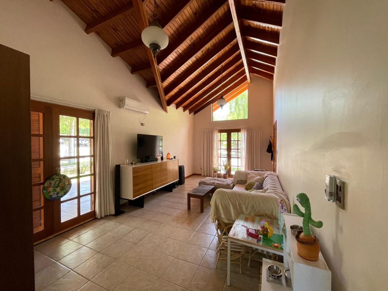 CASA EN ALQUILER EN BARRIO PRIVADO DALVIAN