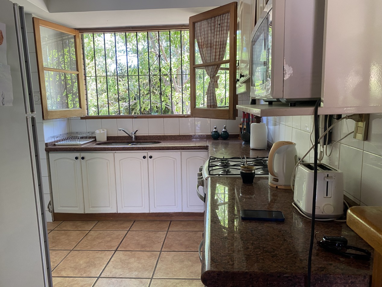 AMPLIA CASA EN VENTA EN BARRIO "ALTO CHACRAS", CHACRAS DE CORIA 