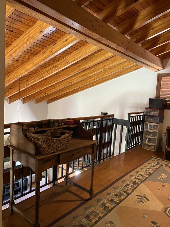 AMPLIA CASA EN VENTA EN BARRIO "ALTO CHACRAS", CHACRAS DE CORIA 