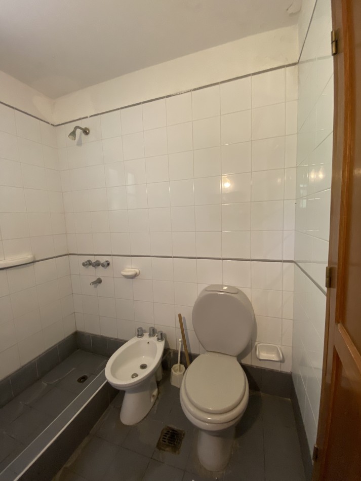 AMPLIA CASA EN VENTA EN BARRIO "ALTO CHACRAS", CHACRAS DE CORIA 