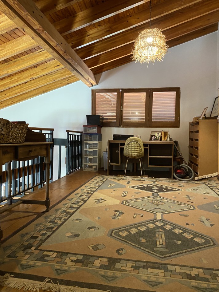 AMPLIA CASA EN VENTA EN BARRIO "ALTO CHACRAS", CHACRAS DE CORIA 