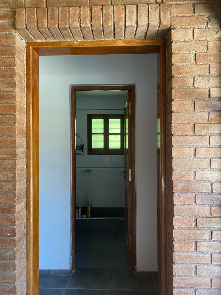 AMPLIA CASA EN VENTA EN BARRIO "ALTO CHACRAS", CHACRAS DE CORIA 