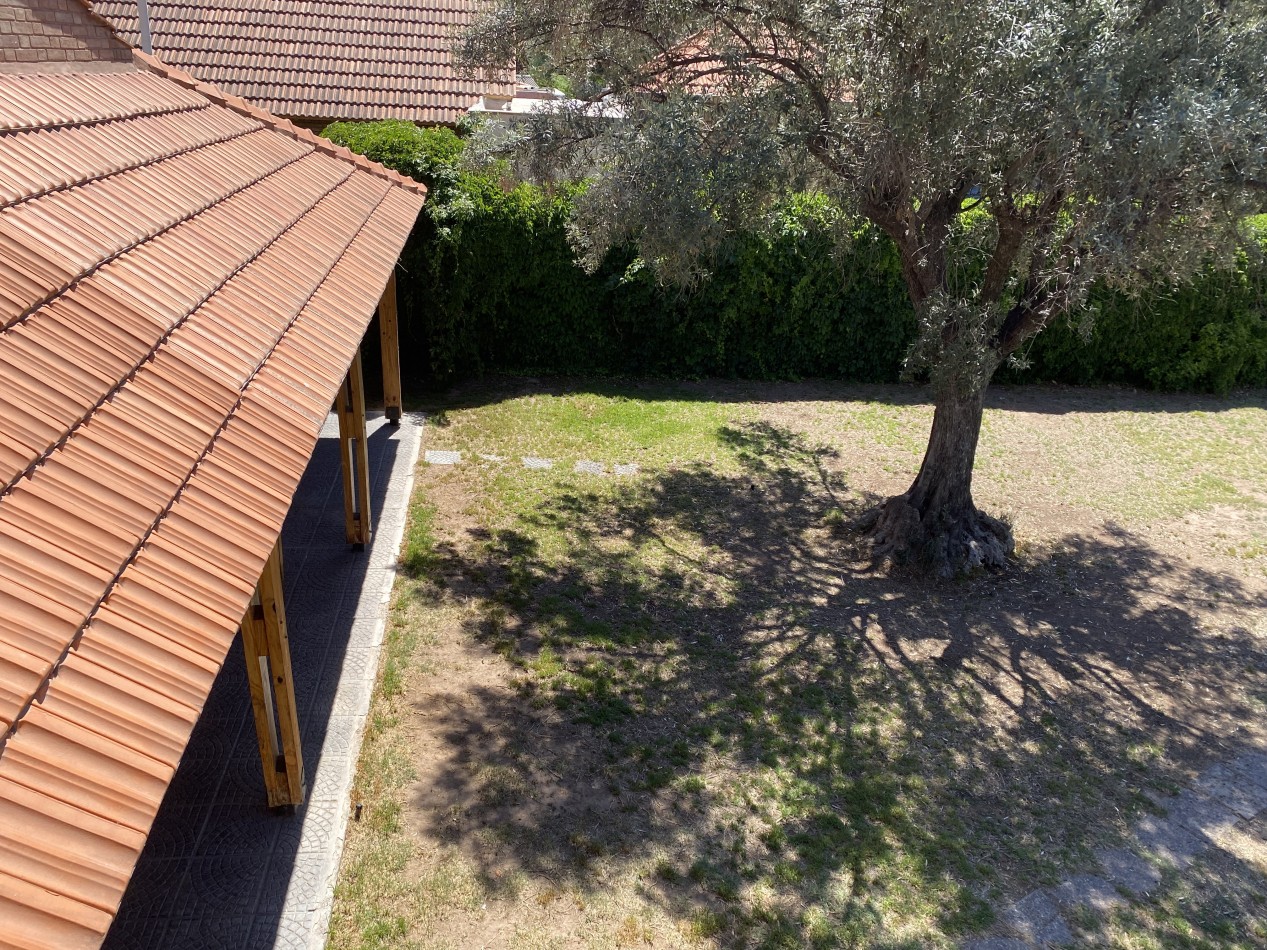 AMPLIA CASA EN VENTA EN BARRIO "ALTO CHACRAS", CHACRAS DE CORIA 