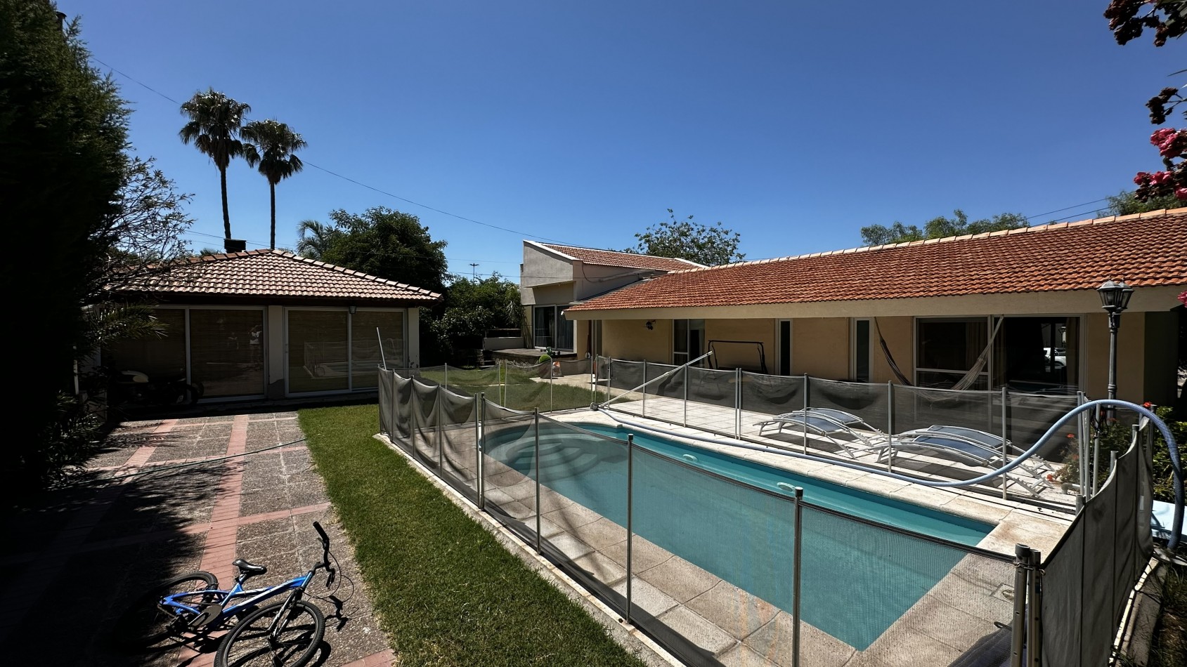 IMPECABLE CASA EN VENTA EN BARRIO PRIVADO DALVIAN