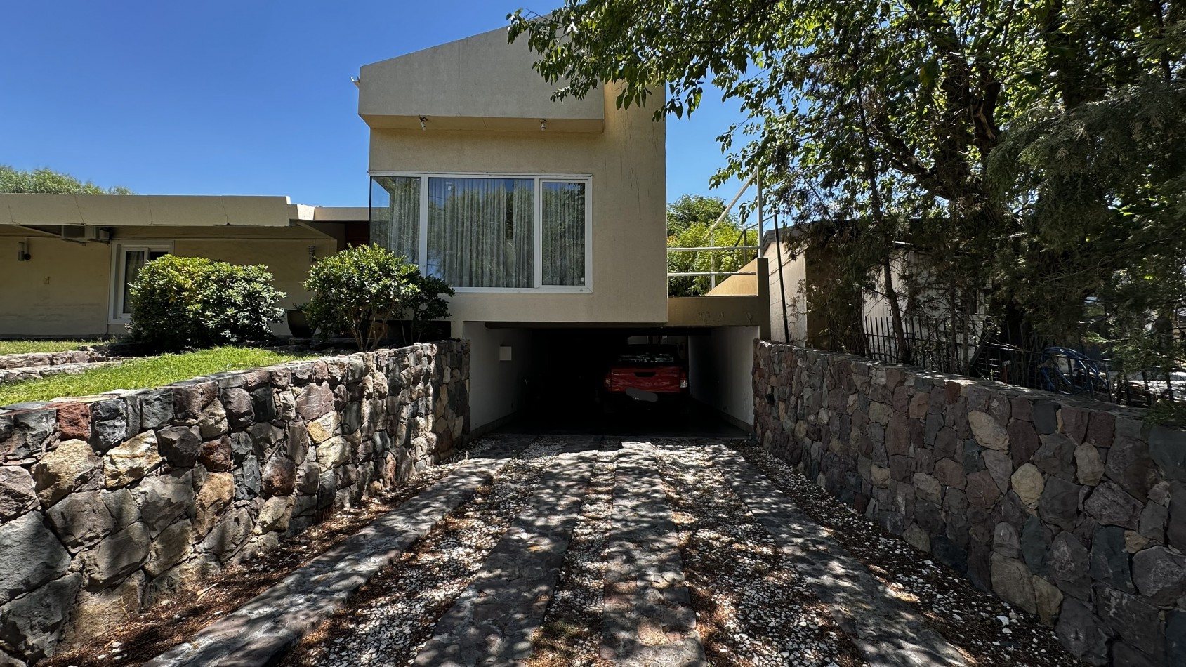 IMPECABLE CASA EN VENTA EN BARRIO PRIVADO DALVIAN