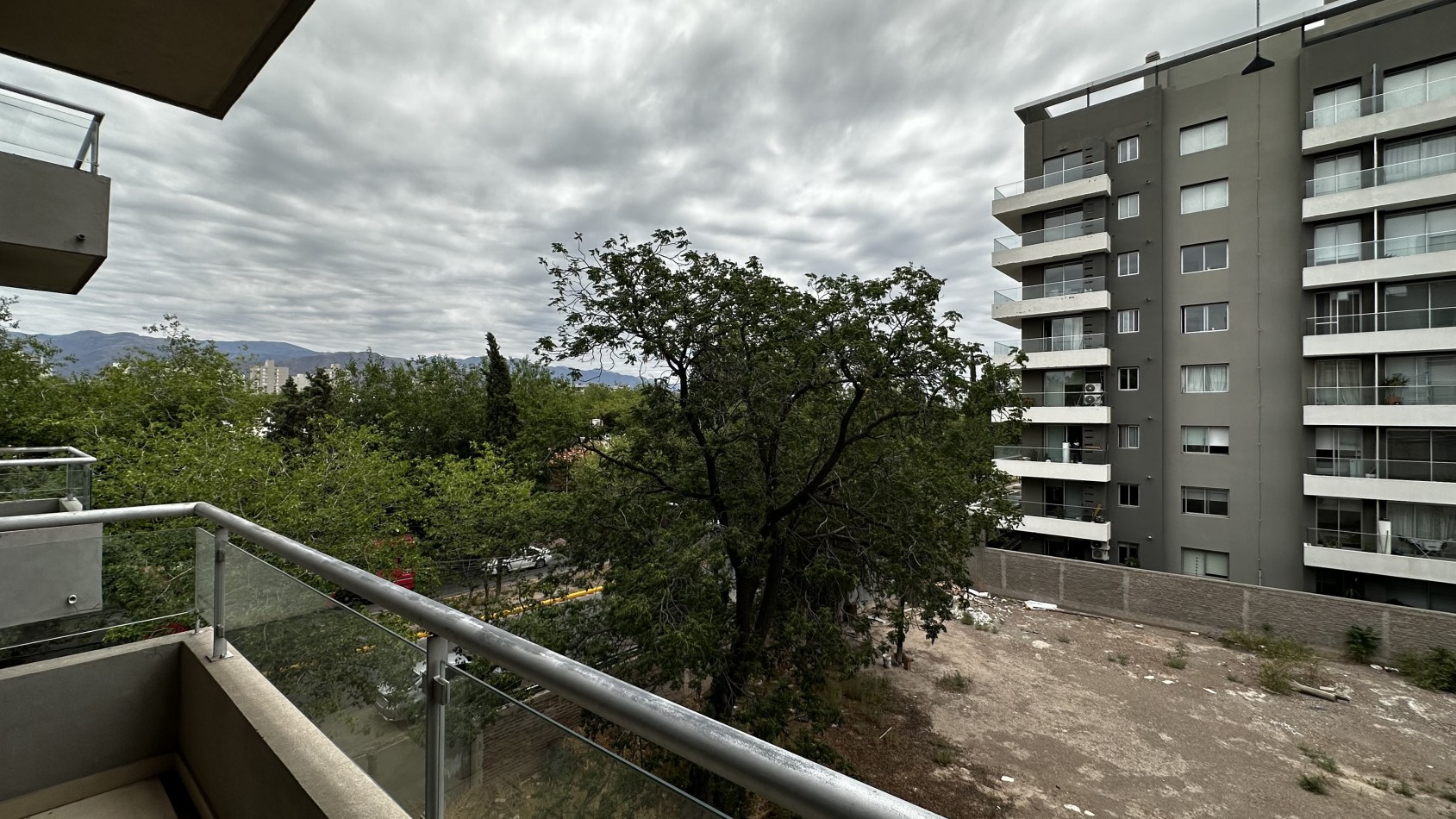 LUMINOSO DEPARTAMENTO EN VENTA | CUARTA OESTE - CIUDAD DE MENDOZA