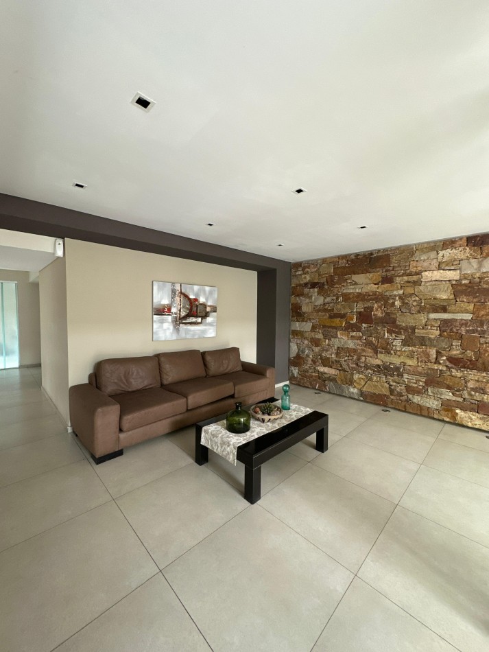 LUMINOSO DEPARTAMENTO EN VENTA | CUARTA OESTE - CIUDAD DE MENDOZA