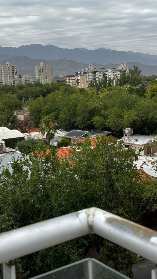 LUMINOSO DEPARTAMENTO EN VENTA | CUARTA OESTE - CIUDAD DE MENDOZA