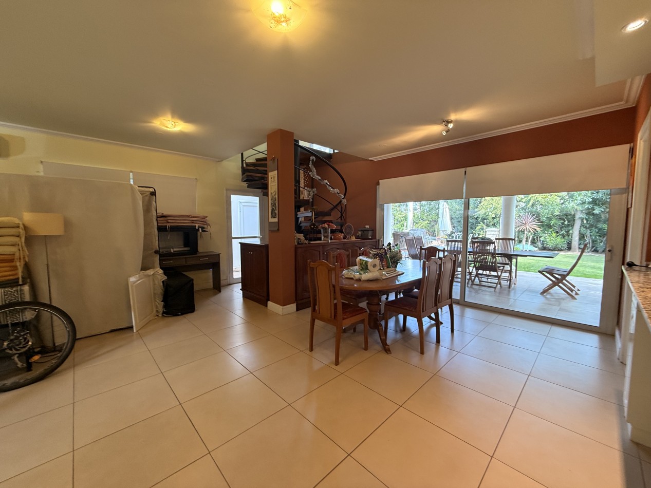 ESPECTACULAR CASA EN VENTA EN BARRIO DALVIAN