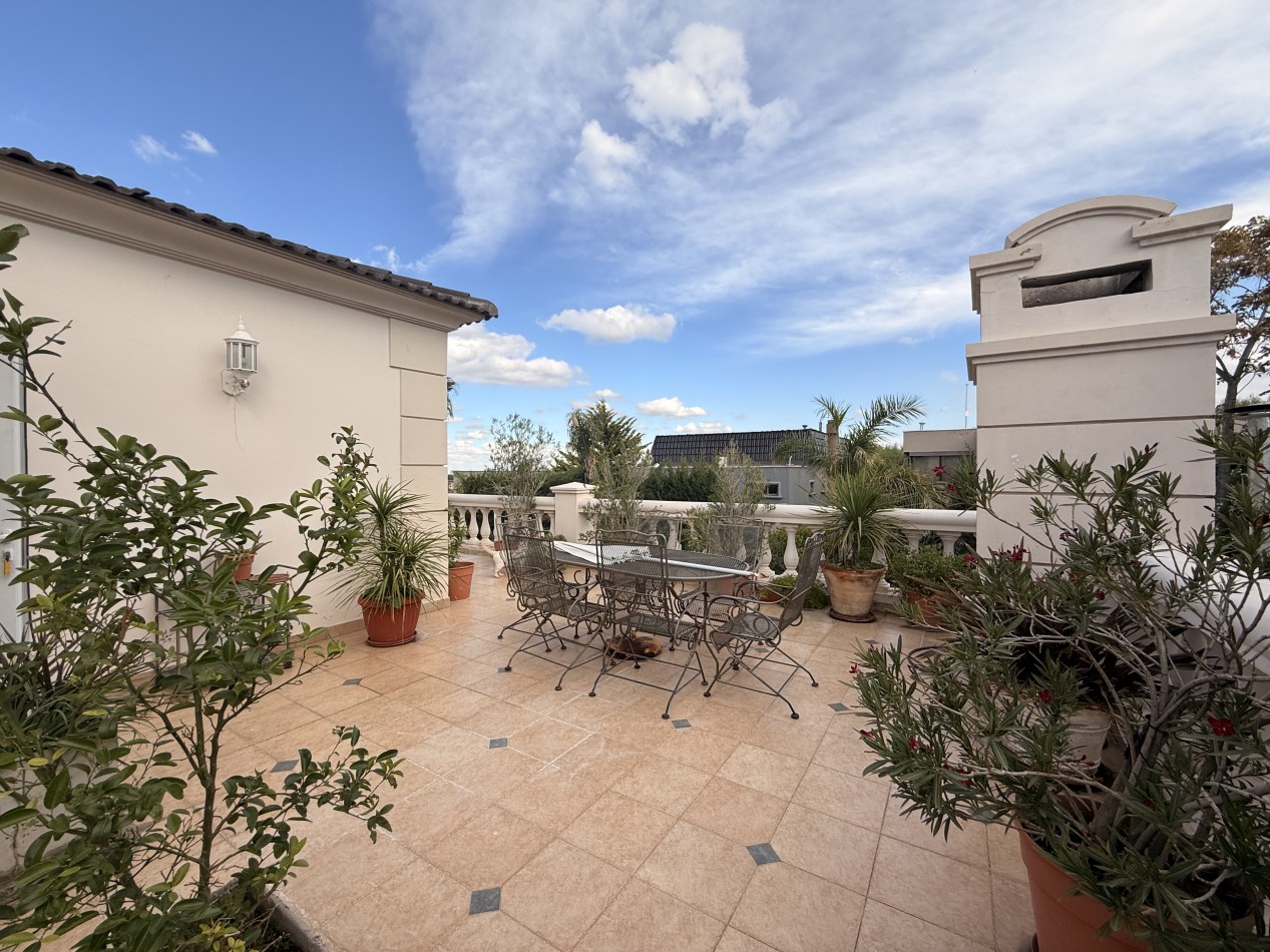 ESPECTACULAR CASA EN VENTA EN BARRIO DALVIAN