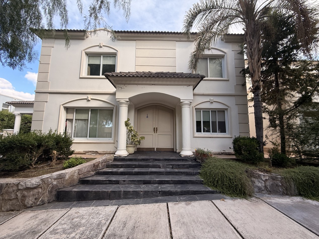 ESPECTACULAR CASA EN VENTA EN BARRIO DALVIAN
