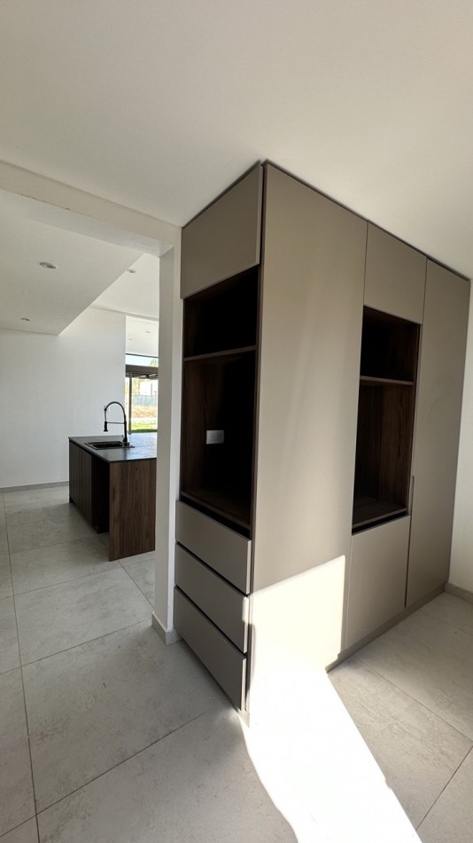 MODERNA CASA EN VENTA BARRIO GRAN BOEDO | LUJAN DE CUYO