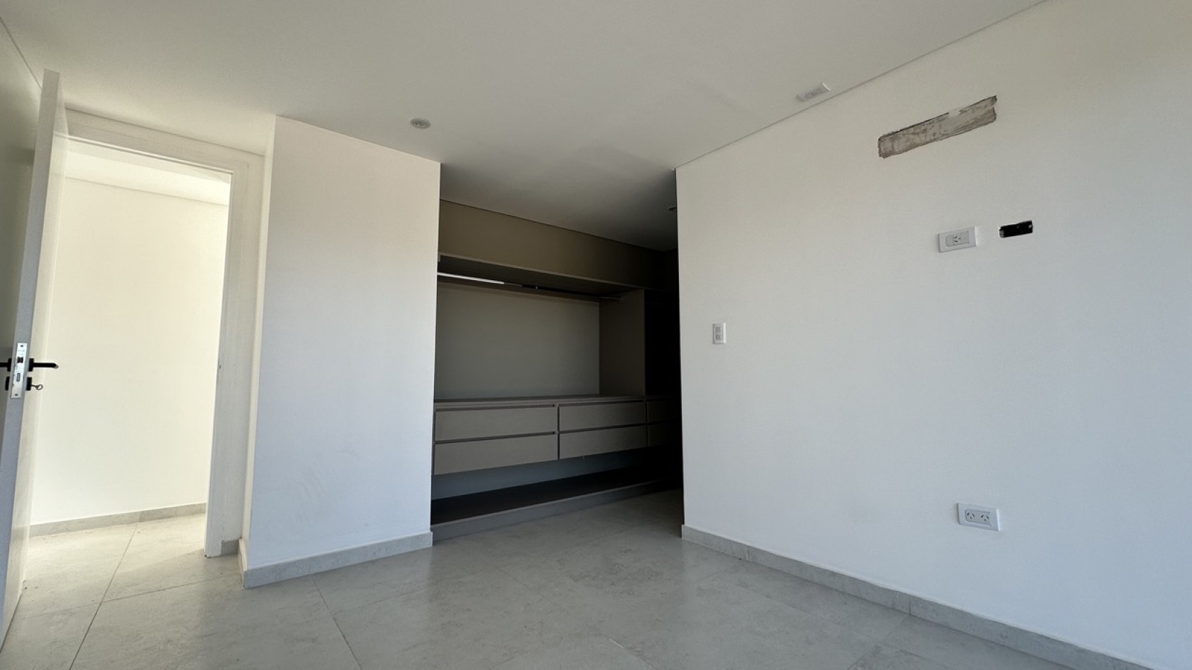 MODERNA CASA EN VENTA BARRIO GRAN BOEDO | LUJAN DE CUYO