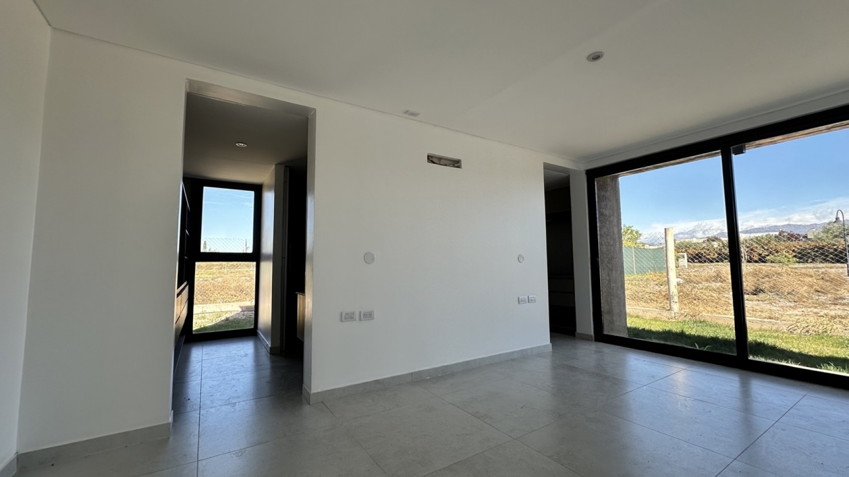 MODERNA CASA EN VENTA BARRIO GRAN BOEDO | LUJAN DE CUYO