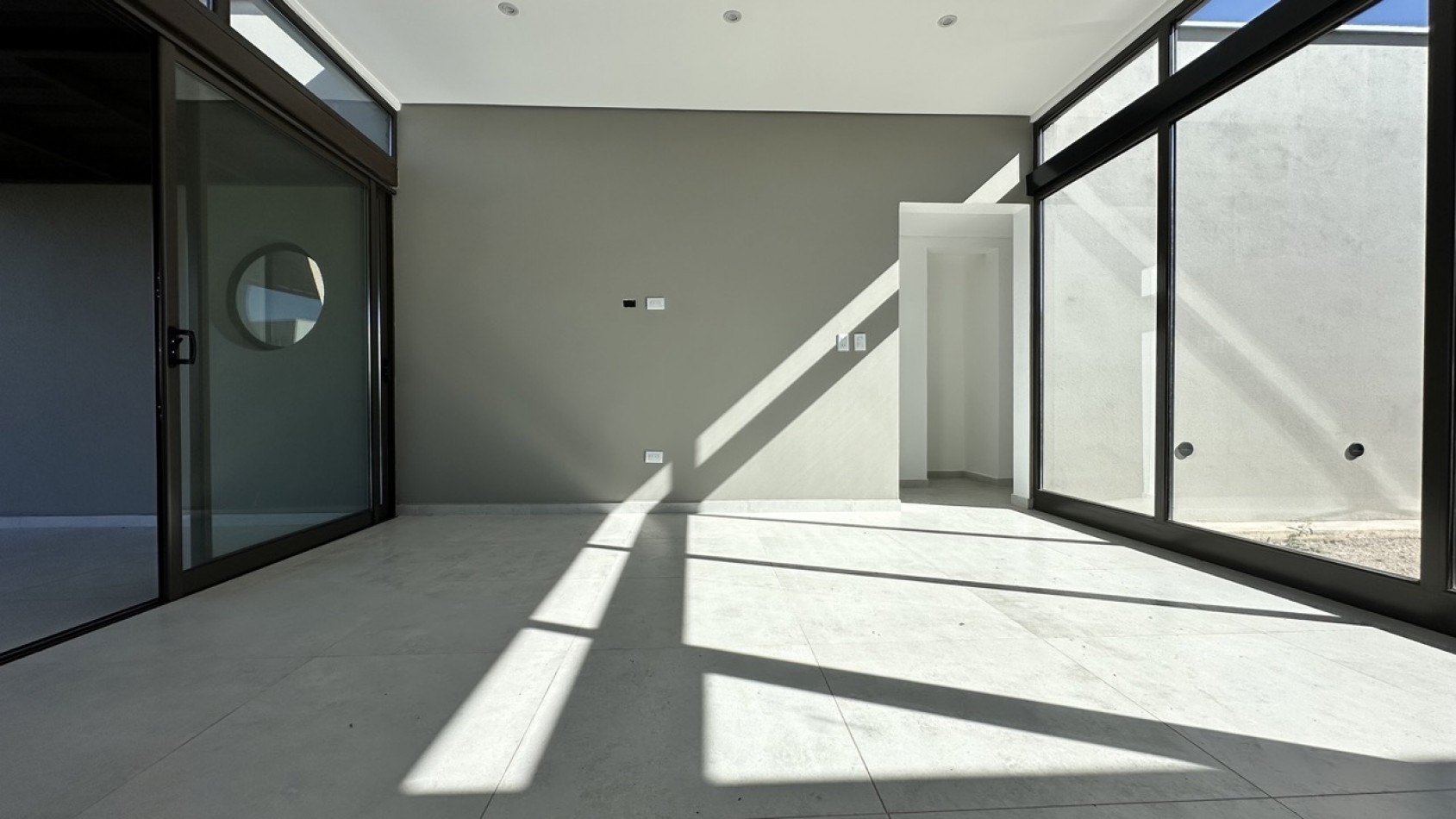 MODERNA CASA EN VENTA BARRIO GRAN BOEDO | LUJAN DE CUYO