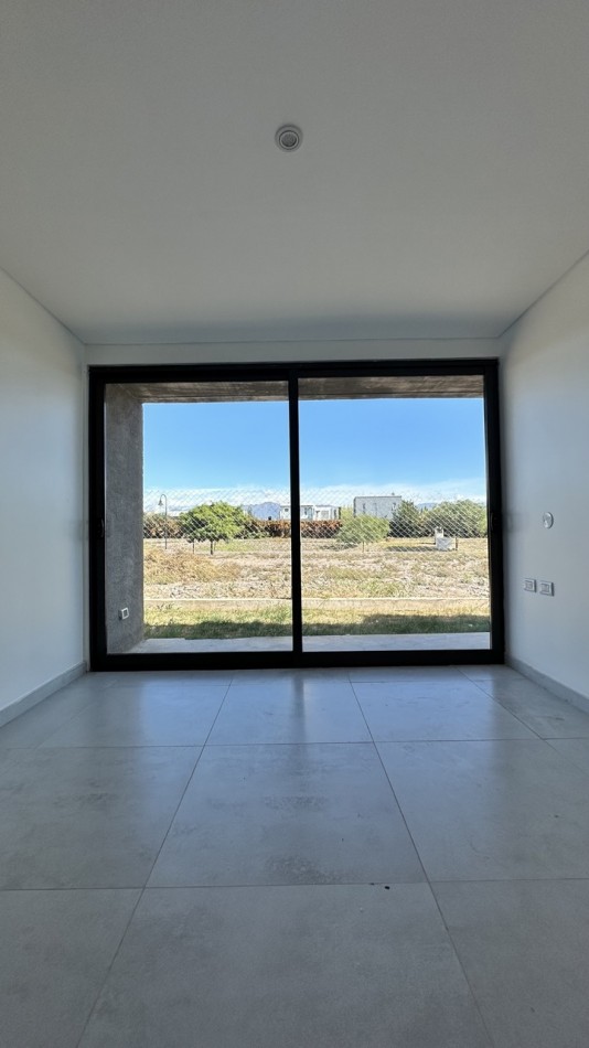 MODERNA CASA EN VENTA BARRIO GRAN BOEDO | LUJAN DE CUYO