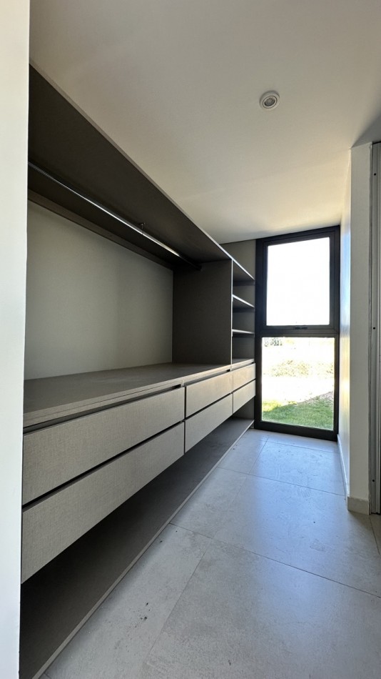 MODERNA CASA EN VENTA BARRIO GRAN BOEDO | LUJAN DE CUYO