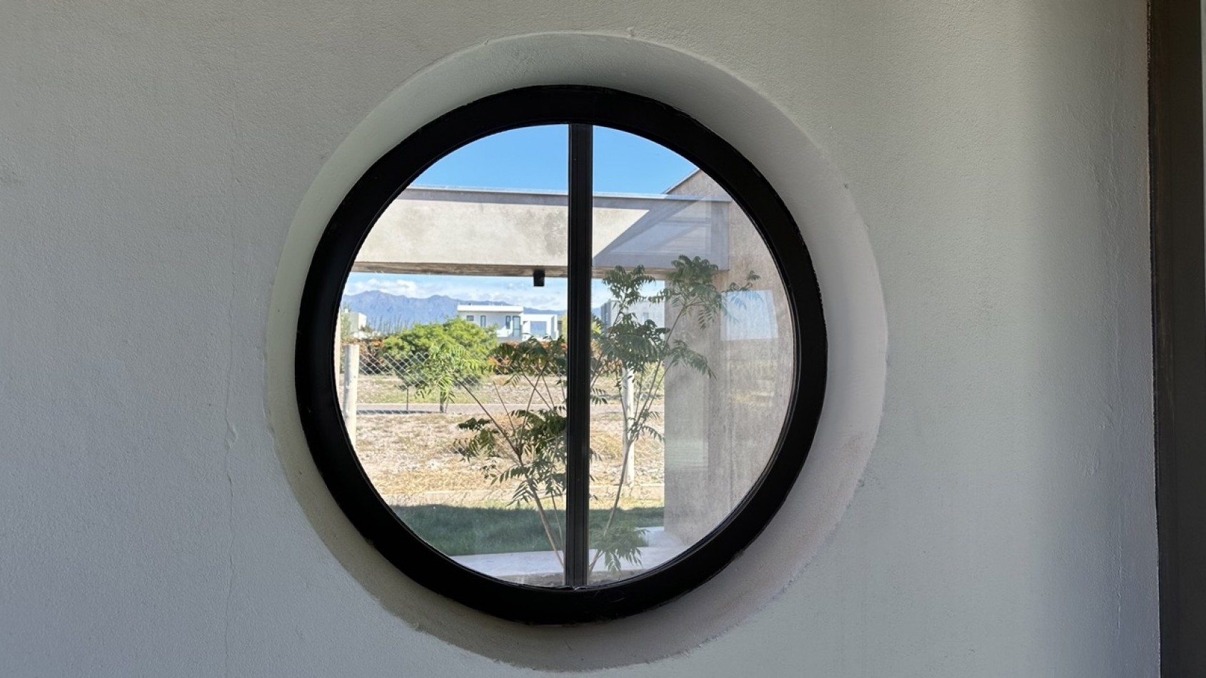 MODERNA CASA EN VENTA BARRIO GRAN BOEDO | LUJAN DE CUYO