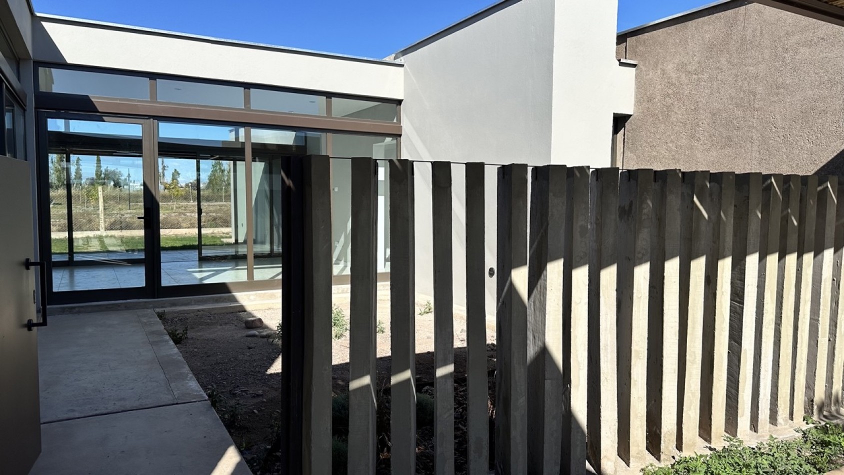 MODERNA CASA EN VENTA BARRIO GRAN BOEDO | LUJAN DE CUYO