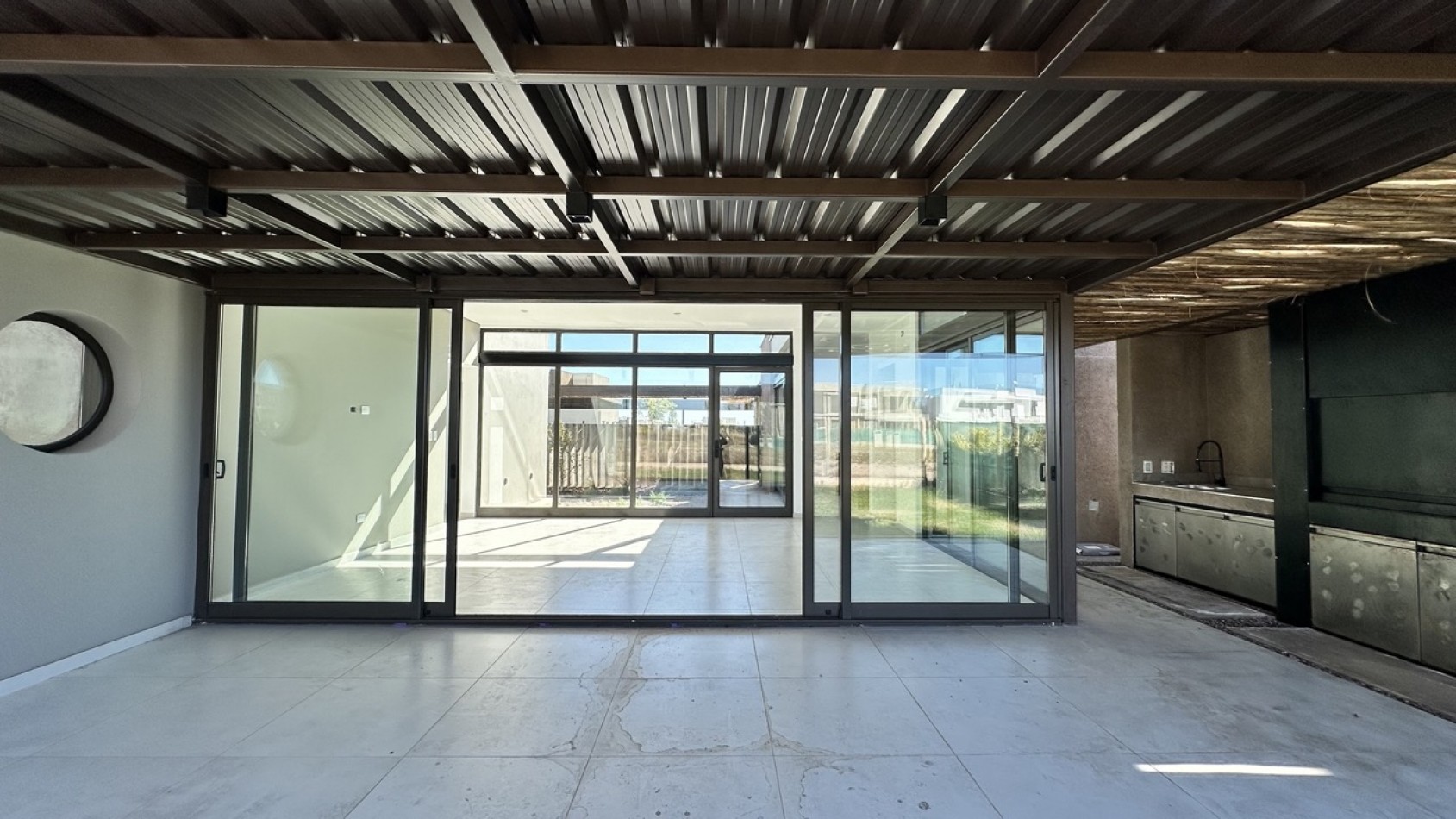 MODERNA CASA EN VENTA BARRIO GRAN BOEDO | LUJAN DE CUYO