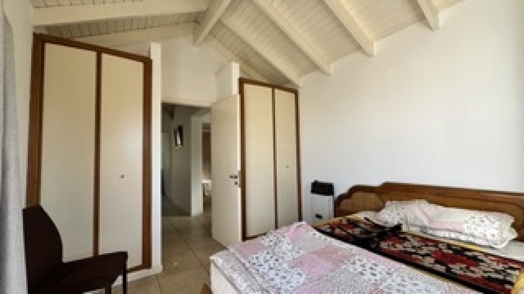 Hermosa casa en Dalvian con dormitorio en Planta Baja