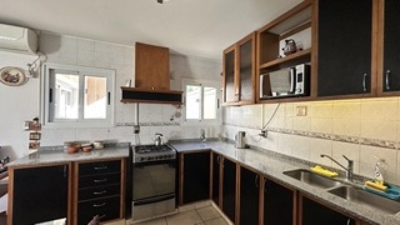 Hermosa casa en Dalvian con dormitorio en Planta Baja
