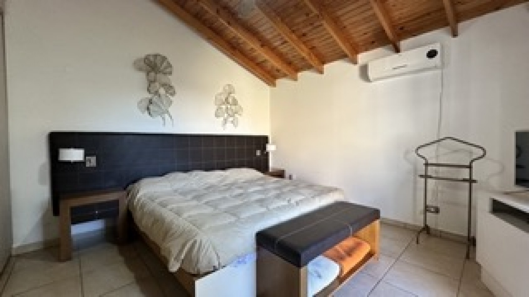 Hermosa casa en Dalvian con dormitorio en Planta Baja