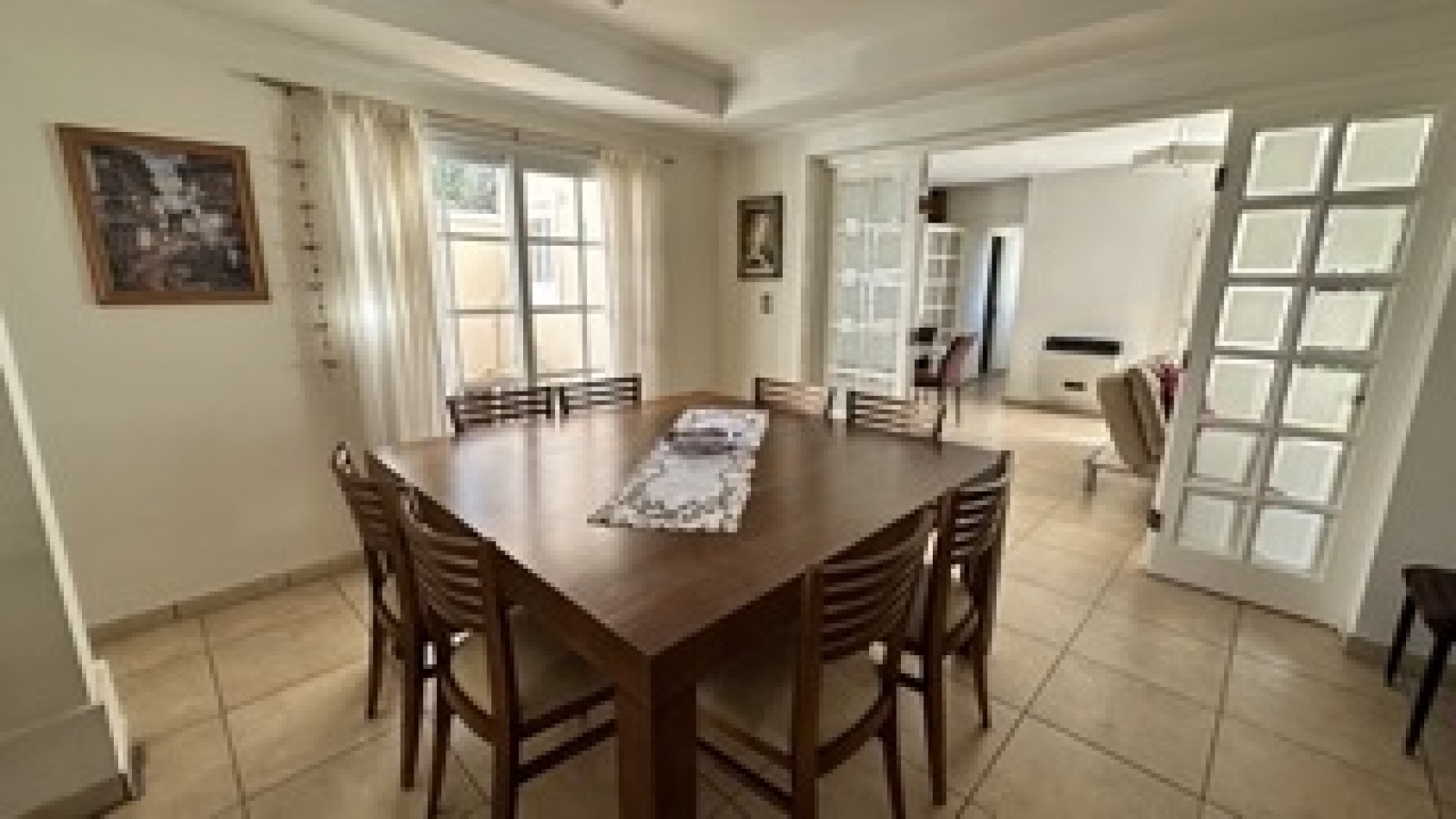 Hermosa casa en Dalvian con dormitorio en Planta Baja