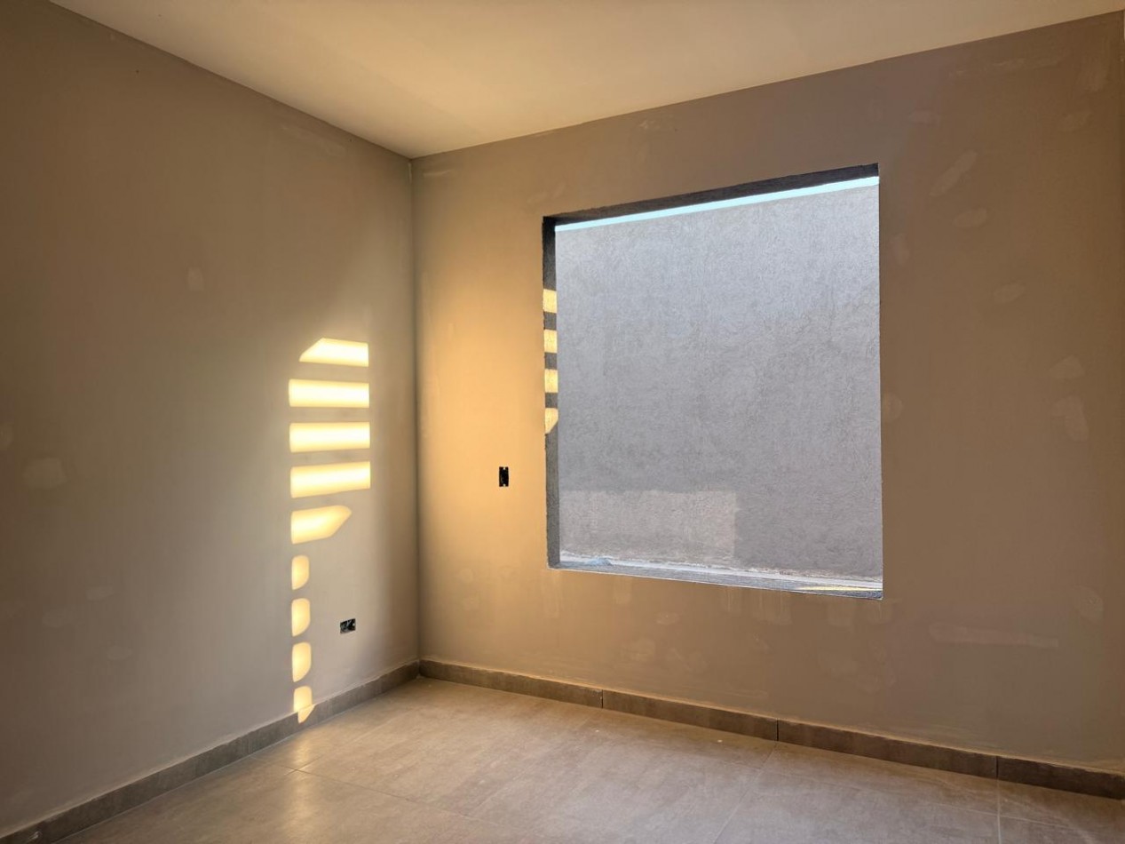 DESTACADA CASA A ESTRENAR EN VENTA EN BARRIO LAS ACACIAS