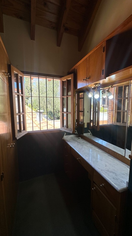 EXCELENTE CASA A LA VENTA EN LA SEXTA SECCION DE MENDOZA