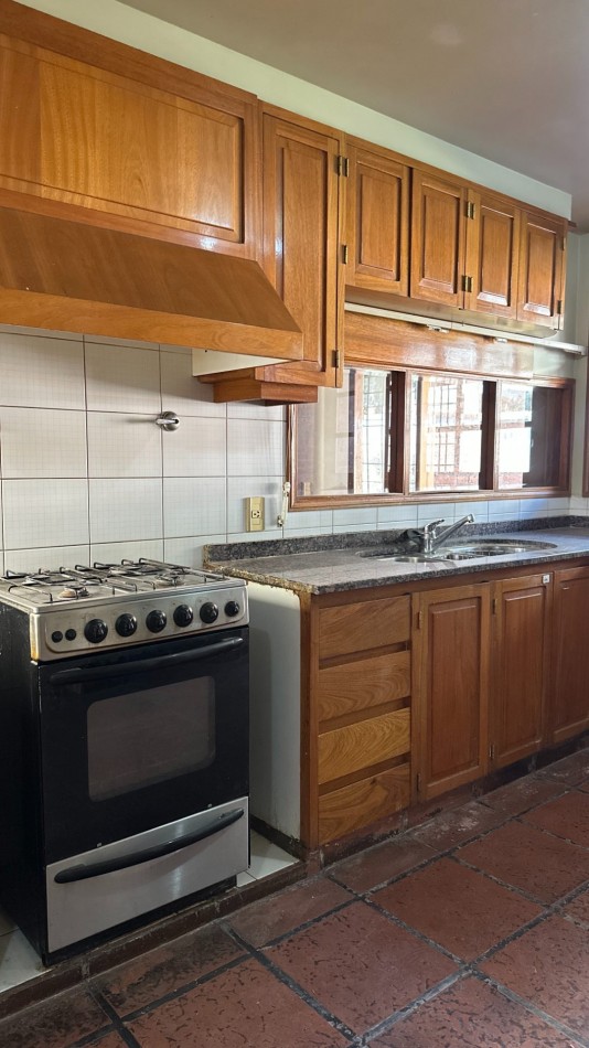 EXCELENTE CASA A LA VENTA EN LA SEXTA SECCION DE MENDOZA